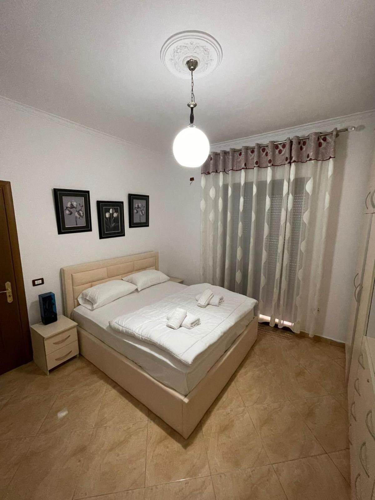 Anel'S Guesthouse Μπεράτ Εξωτερικό φωτογραφία