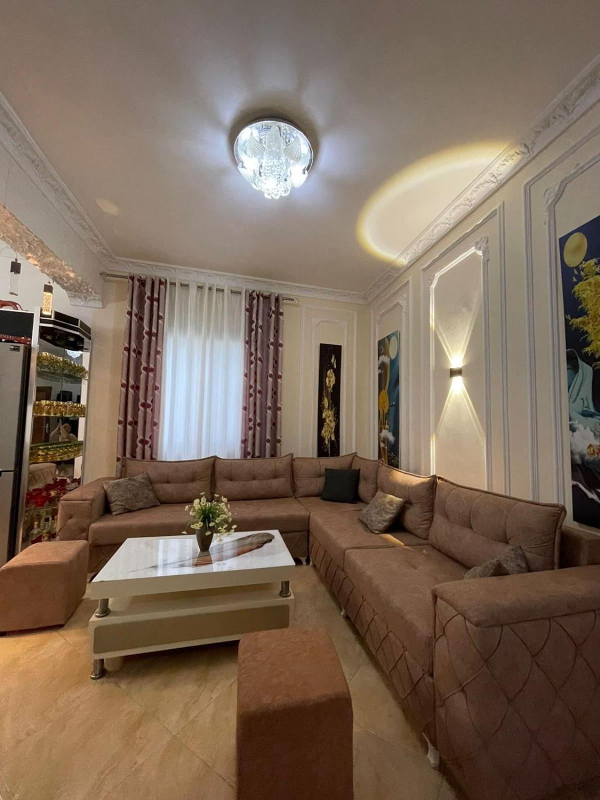 Anel'S Guesthouse Μπεράτ Εξωτερικό φωτογραφία
