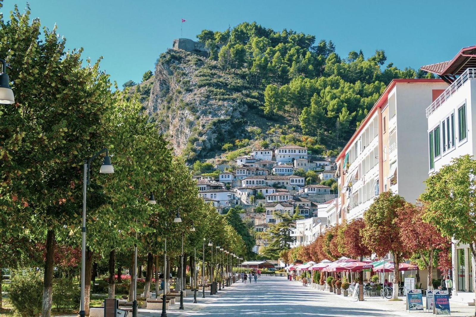 Anel'S Guesthouse Μπεράτ Εξωτερικό φωτογραφία