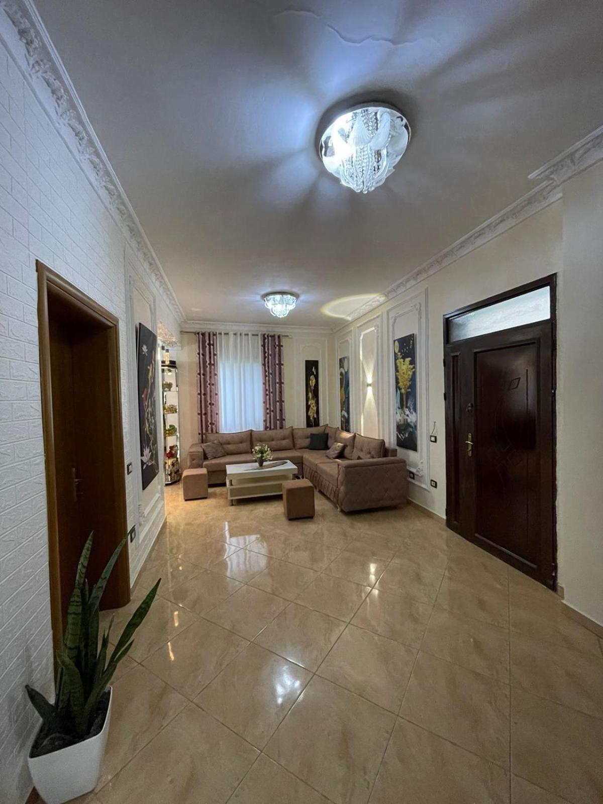 Anel'S Guesthouse Μπεράτ Εξωτερικό φωτογραφία