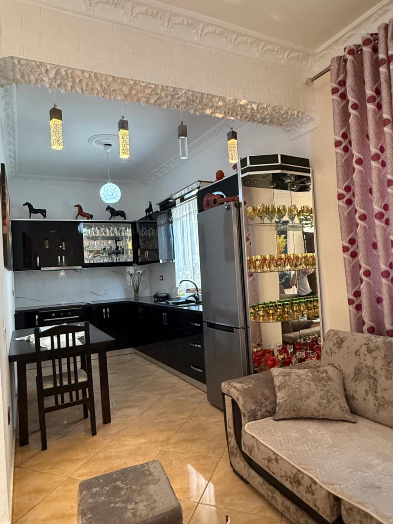 Anel'S Guesthouse Μπεράτ Εξωτερικό φωτογραφία