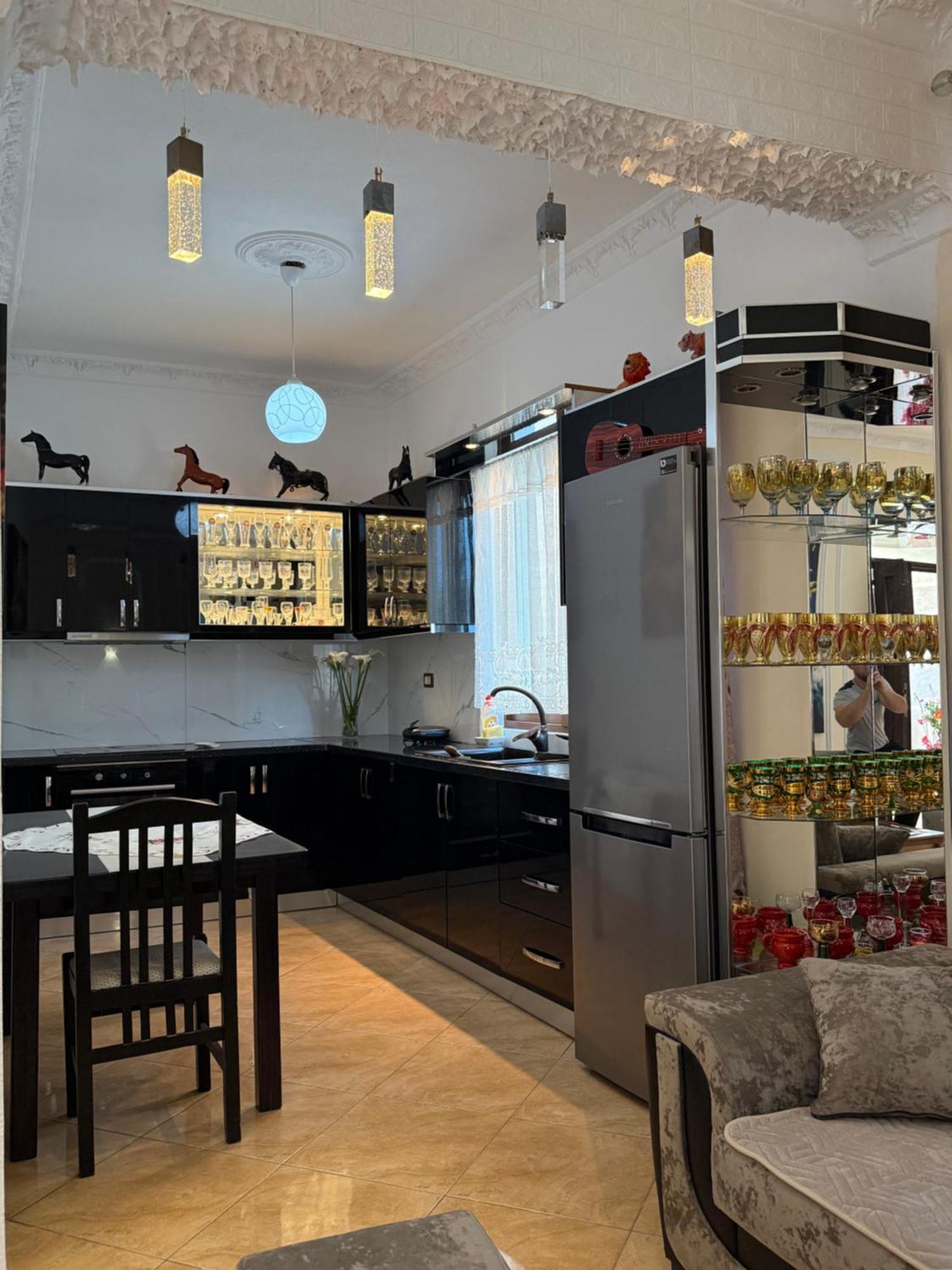 Anel'S Guesthouse Μπεράτ Εξωτερικό φωτογραφία