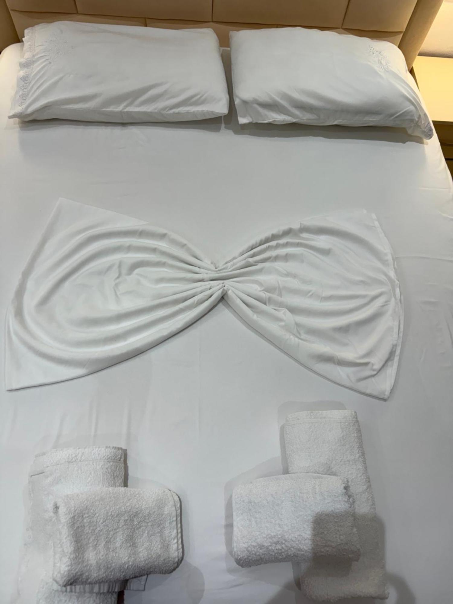 Anel'S Guesthouse Μπεράτ Εξωτερικό φωτογραφία